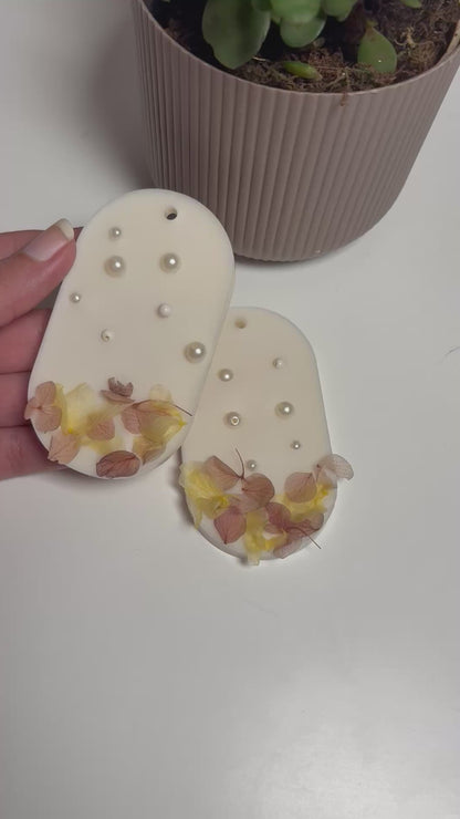 Luxe Wax Sachets – Set of 2 (Pearls & Florals Edition)
